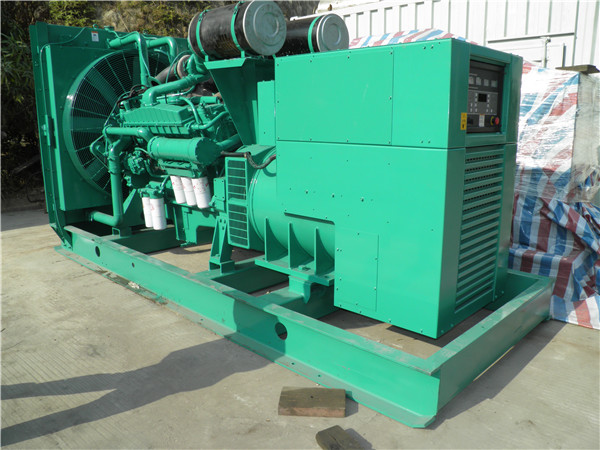 万秀出租发电机 发电机组厂家：柴油发电机组的控制屏的作用是什么？